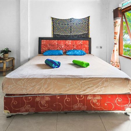 Palulu Garden Homestay Labuan Bajo Esterno foto