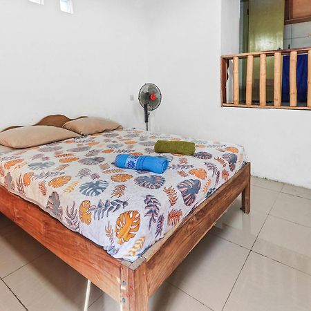 Palulu Garden Homestay Labuan Bajo Esterno foto