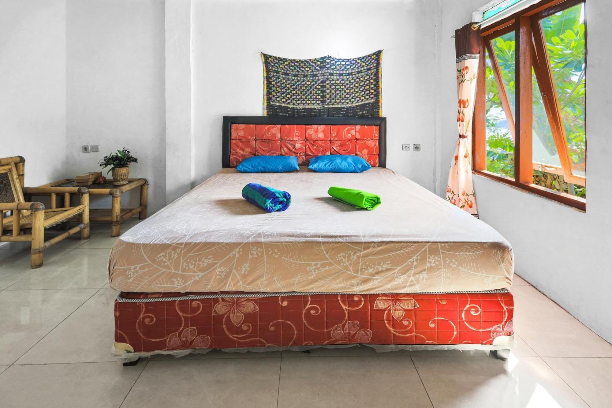 Palulu Garden Homestay Labuan Bajo Esterno foto