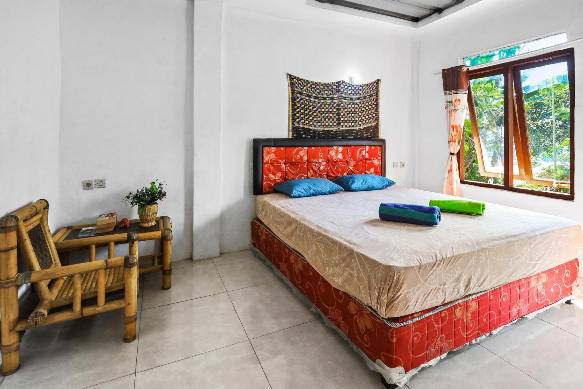 Palulu Garden Homestay Labuan Bajo Esterno foto