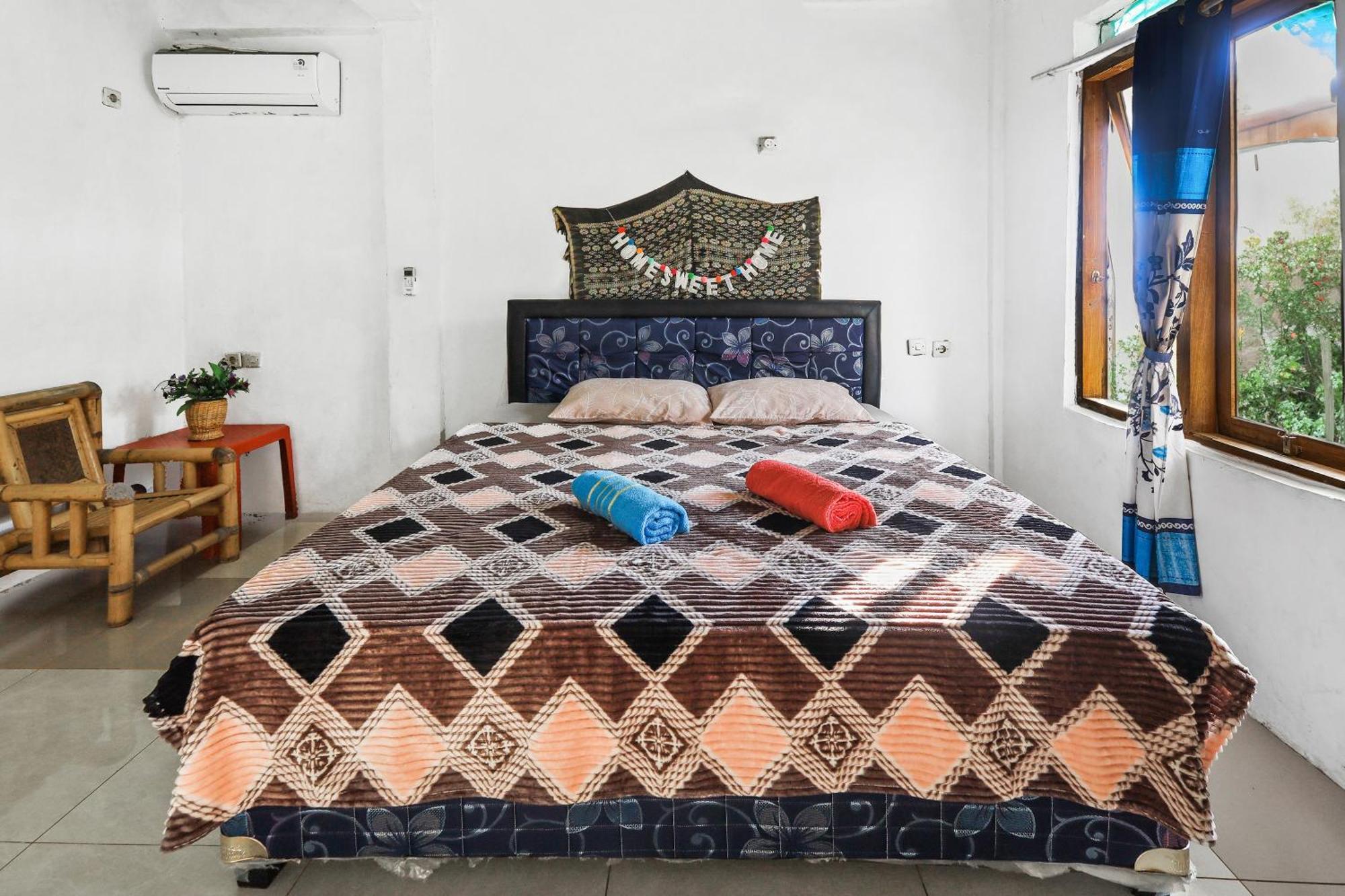 Palulu Garden Homestay Labuan Bajo Esterno foto