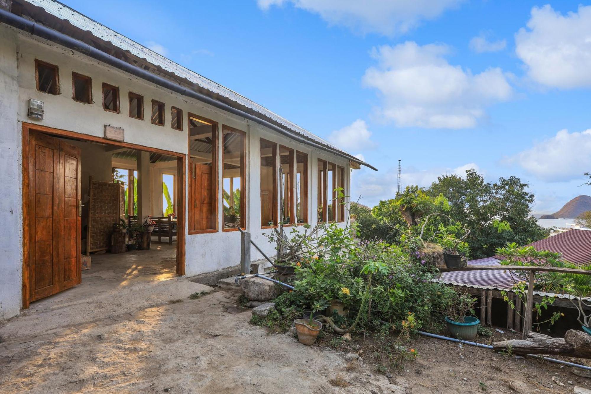Palulu Garden Homestay Labuan Bajo Esterno foto