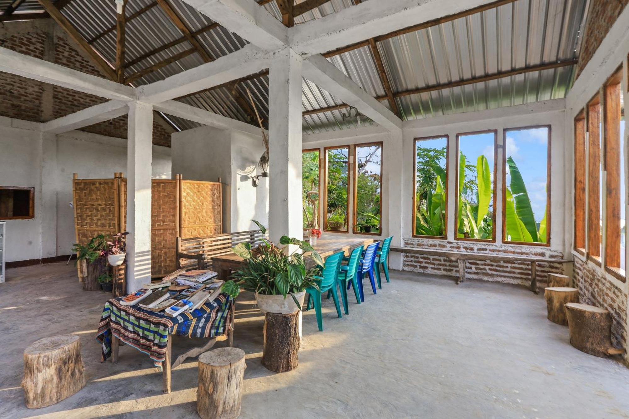 Palulu Garden Homestay Labuan Bajo Esterno foto