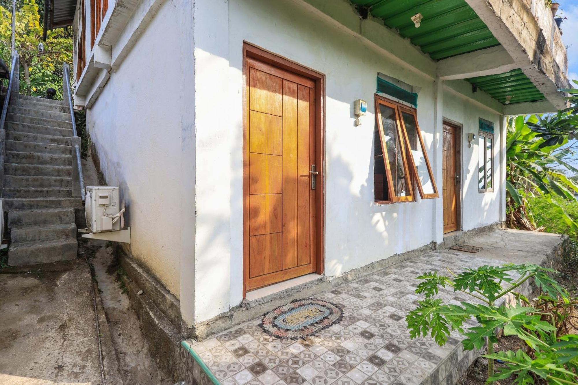 Palulu Garden Homestay Labuan Bajo Esterno foto